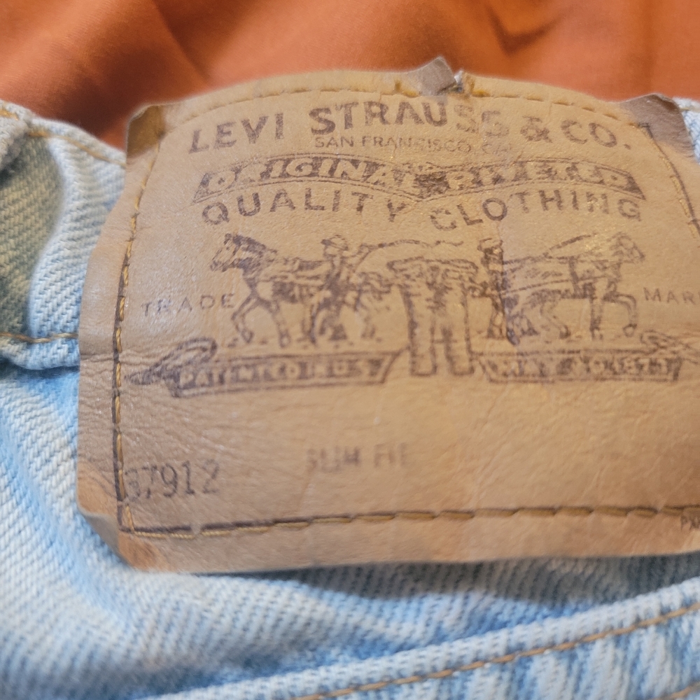 90's Orange Tab Levi shorts light wash - Picture 4 of 9
